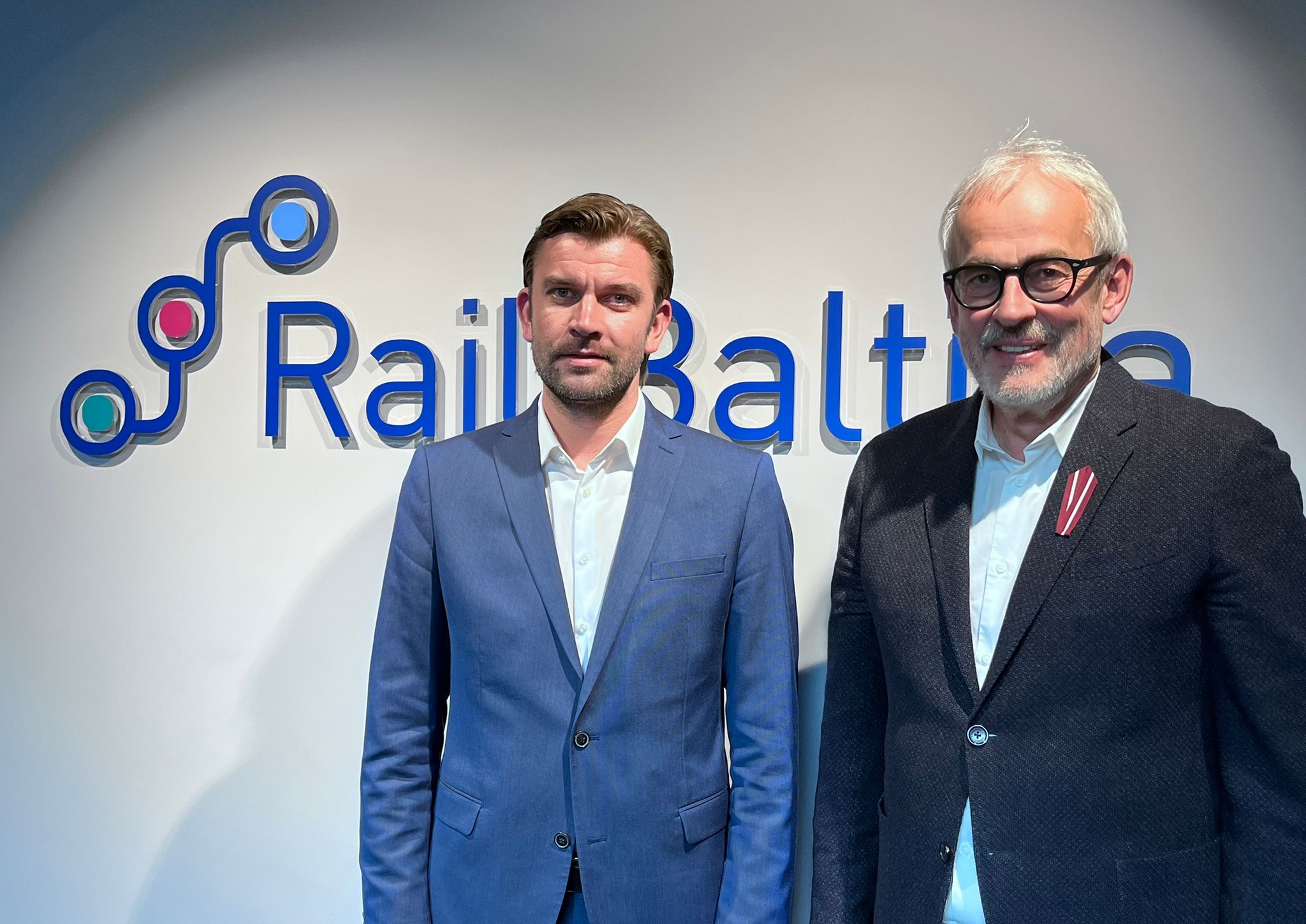 Eiropas-Parlamenta-deputats-Roberts-Zile-tiekas-ar-Rail-Baltica-projekta-parstavjiem Eiropas-Parlamenta-deputats-Roberts-Zile-tiekas-ar-Rail-Baltica-projekta-parstavjiem
